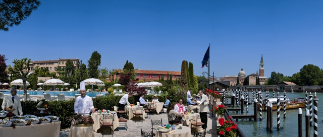 Tapis_Rouge_Hotel_Cipriani_By_Orient_Express_Vue_Restaurant.jpg
