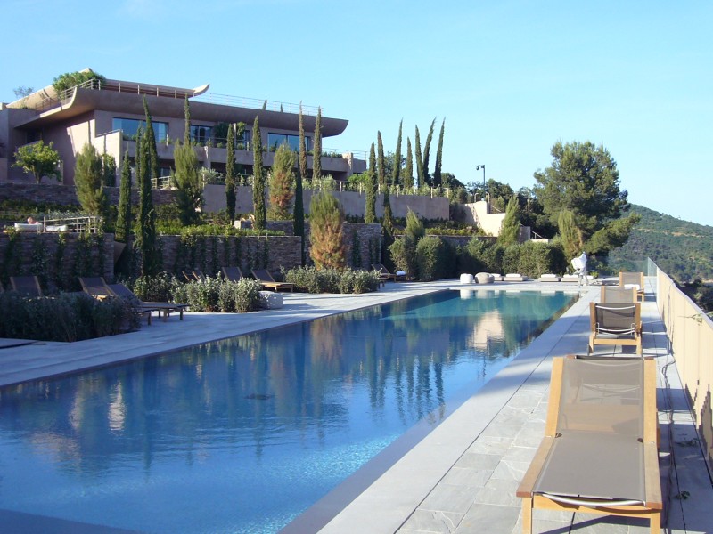 Tapis_Rouge_La_Reserve_Ramatuelle_France_Pool.jpg